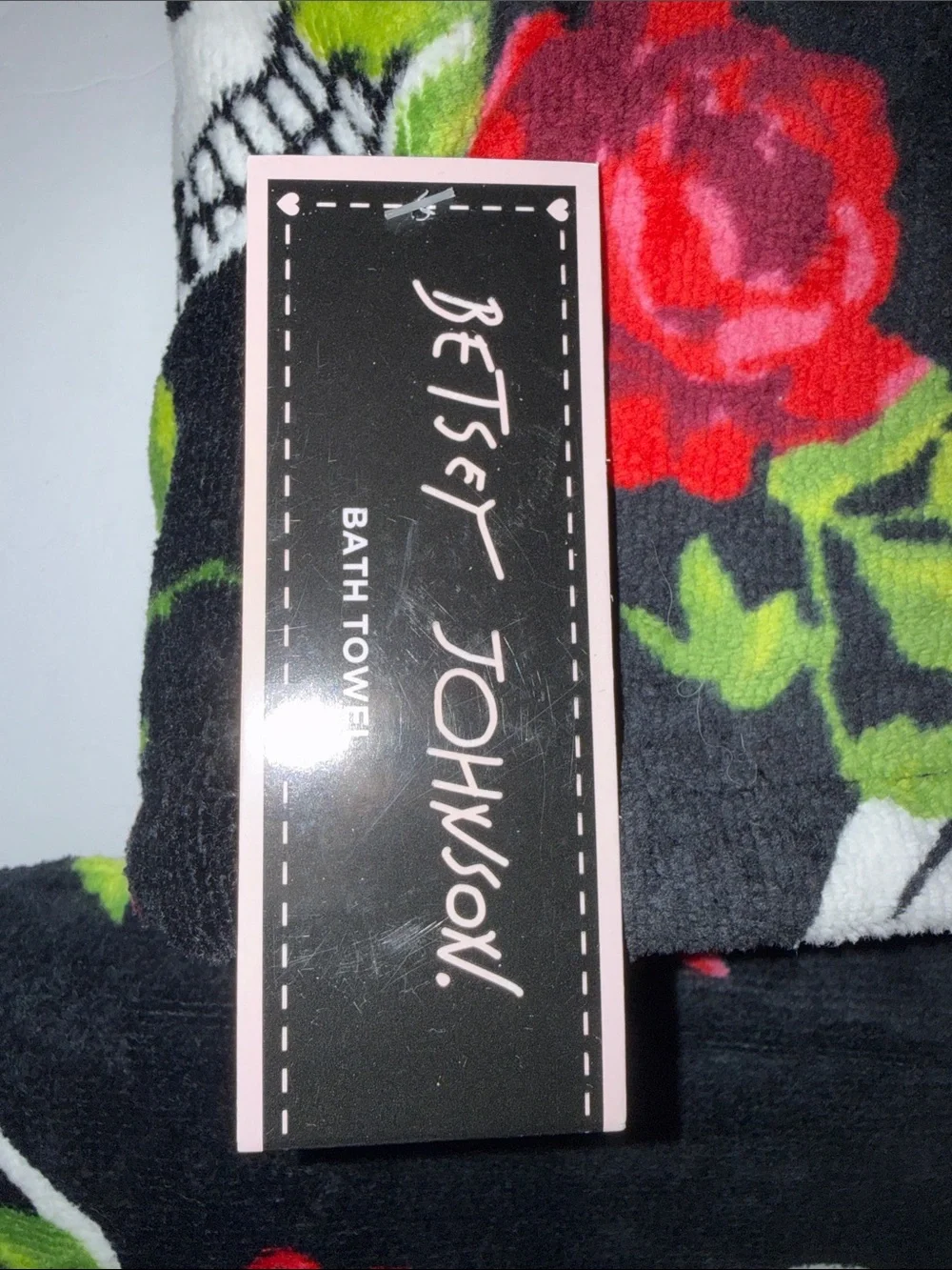 NWT Betsey Johnson 2 Pc 100% Velour Cotton Bath Towels Skull Garden Roses Black